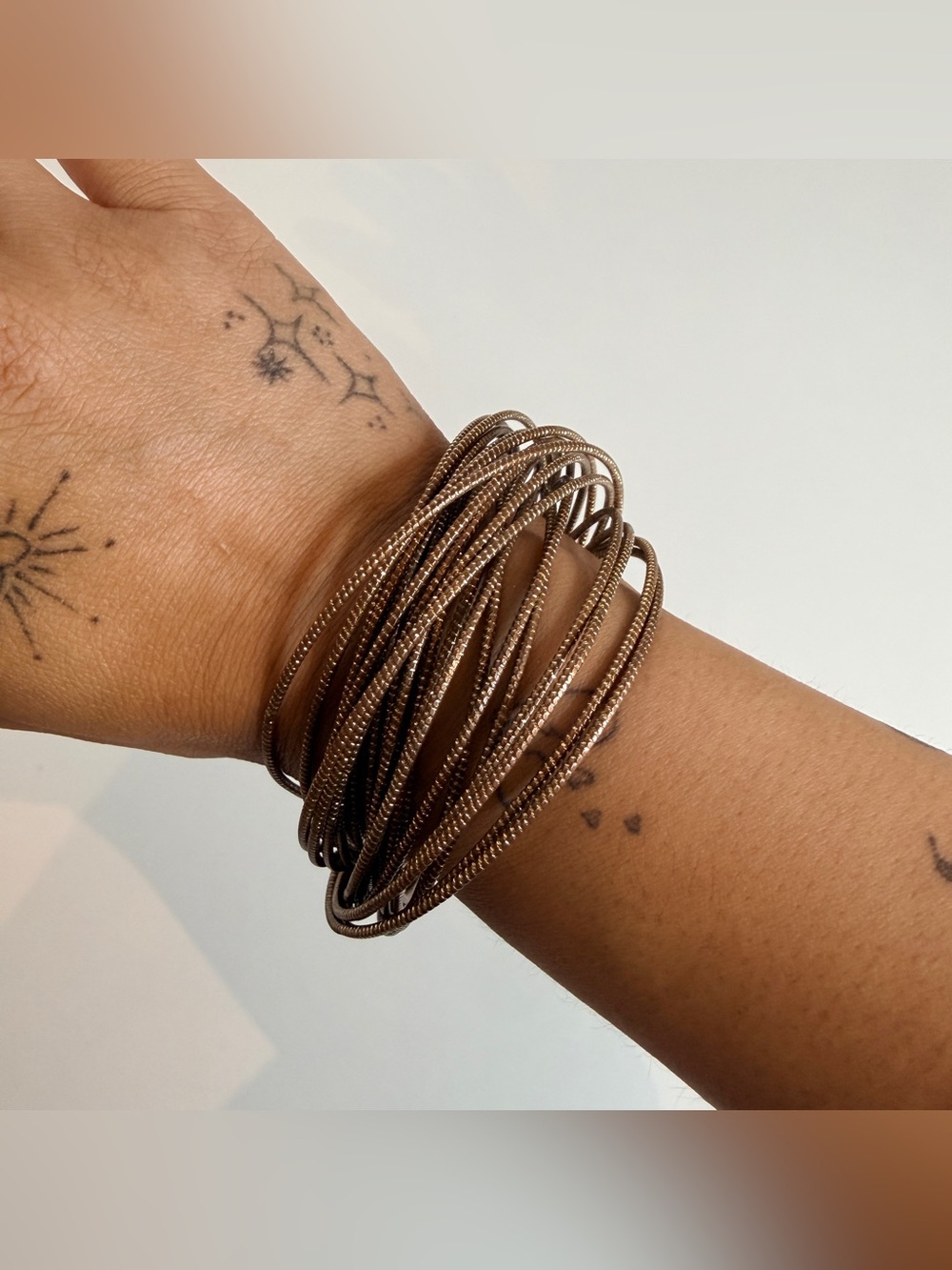 Bronze thin interlocked bangle